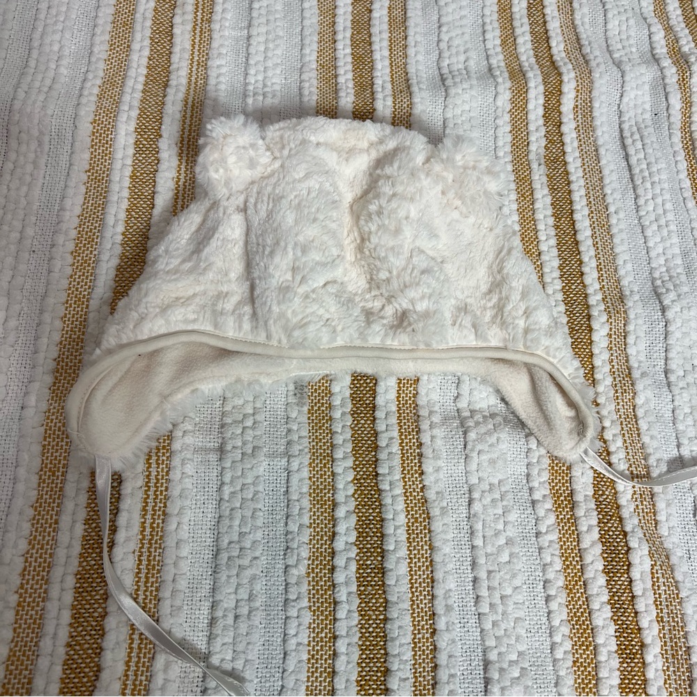 H&M Kids Cream Fleece Hat Size 9-12M‎